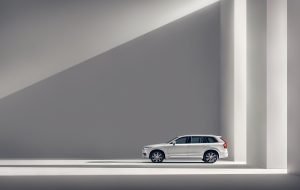 Volvo-Upgrades-XC90-Line-up-with-Feature-rich-Hybrid3