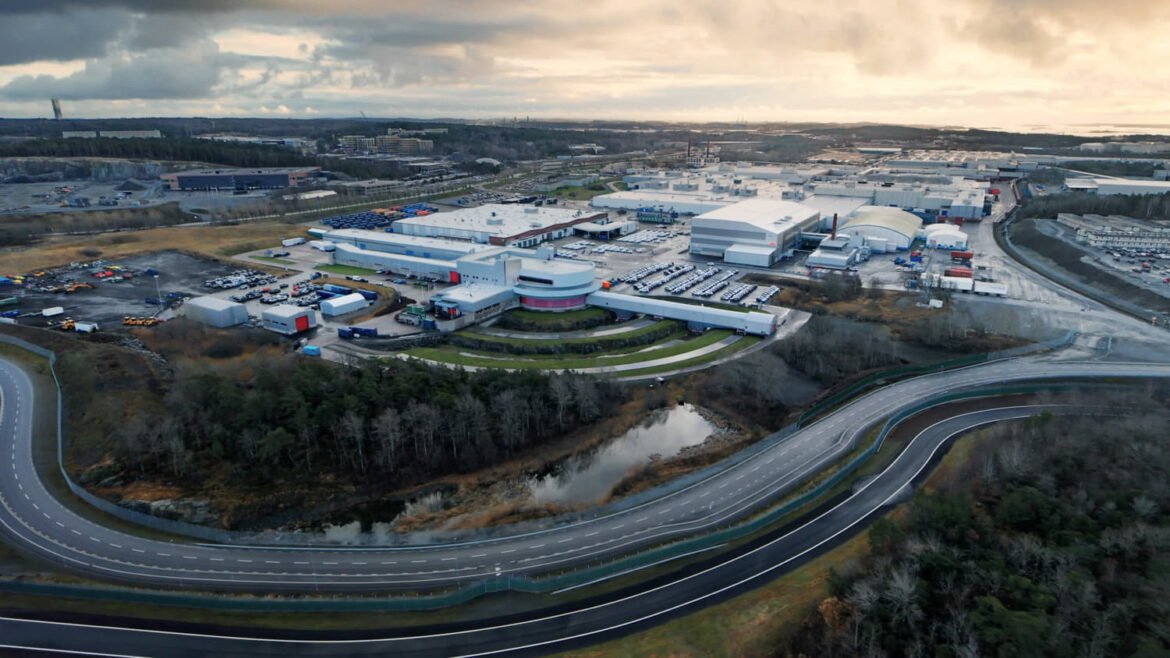 349745_Volvo_Cars_Safety_Centre_Crash_Lab